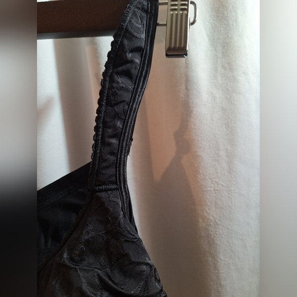 Playtex 42DD black bra - Picture 2 of 5